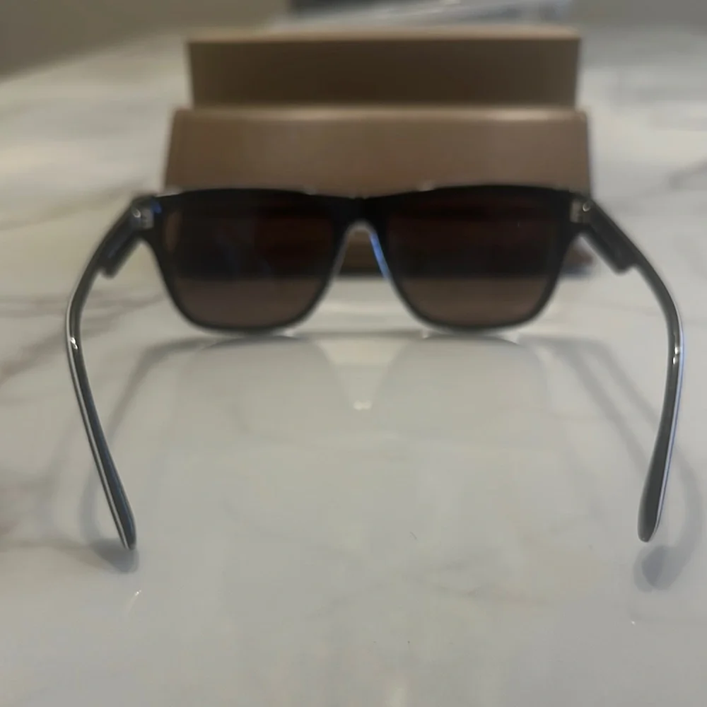 AUTHENTIC BURBERRY Sunglasses